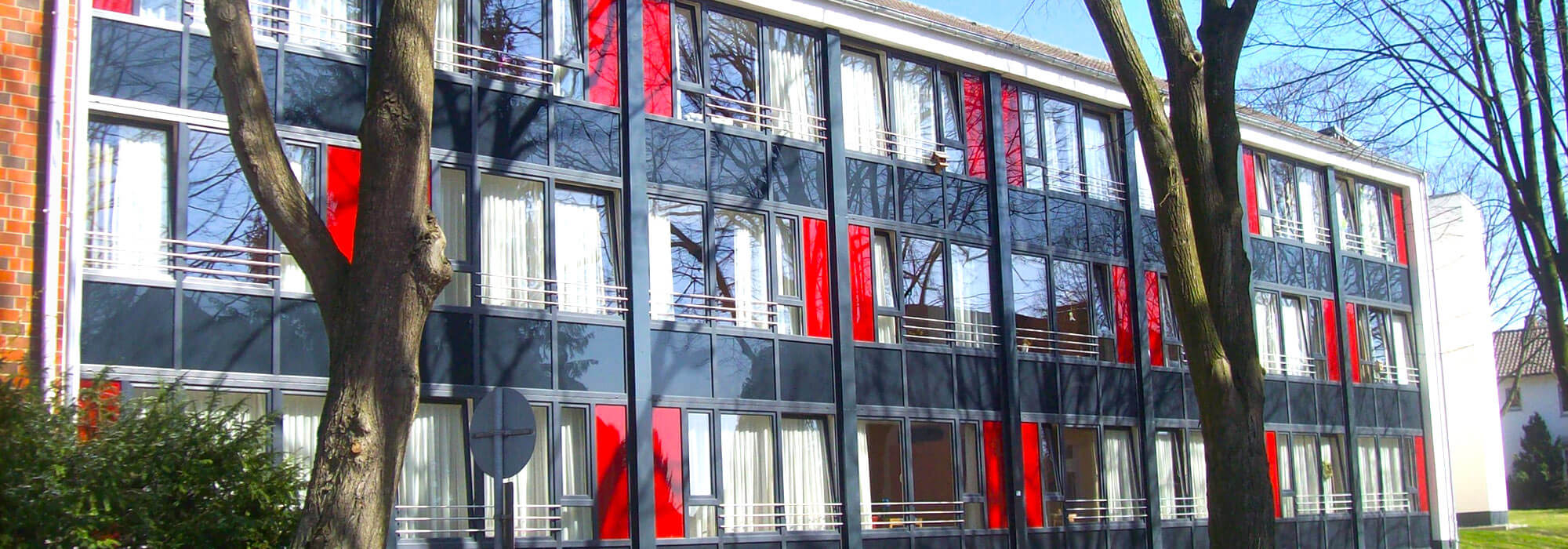 Aluminium-Glas-Elemente an öffentlichem Gebäude